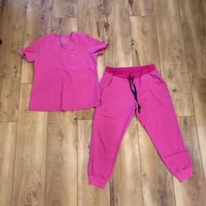 Figs Hot Pink Scrub Set